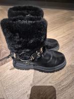 Enkellaarsje met nepbont en riempje, Kinderen en Baby's, Kinderkleding | Schoenen en Sokken, Ophalen, Meisje, Laarzen, Zo goed als nieuw