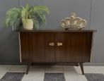 60 jaren donker bruine tv meubel kast dressoir schuine poot, Huis en Inrichting, Kasten | Dressoirs, Ophalen, 100 tot 150 cm, Vintage