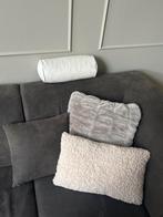 Rolkussen / nekrol wit, Huis en Inrichting, Woonaccessoires | Kussens, Ophalen of Verzenden, Zo goed als nieuw, Wit, Cilindervormig