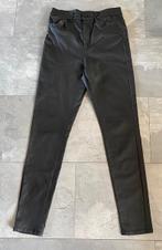Zwarte Kunstleren broek van Vero Moda, maat XS (qwe), Vero Moda, Zwart, Ophalen of Verzenden, Zo goed als nieuw