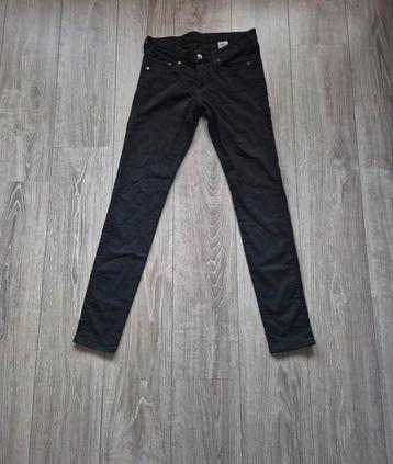 H&M
Spijkerbroek maat 29 beschikbaar voor biedingen