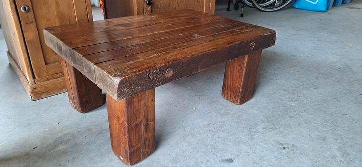 Stevige robuuste salontafel hout blokpoten bruin vintage, Huis en Inrichting, Tafels | Salontafels, Zo goed als nieuw, Minder dan 50 cm
