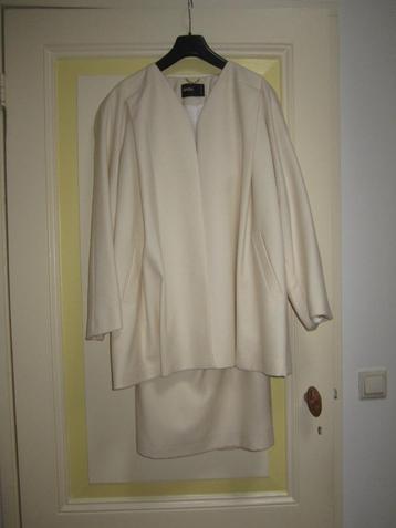 vintage ivoor wit 100% wollen exclusief mantelpak beschikbaar voor biedingen