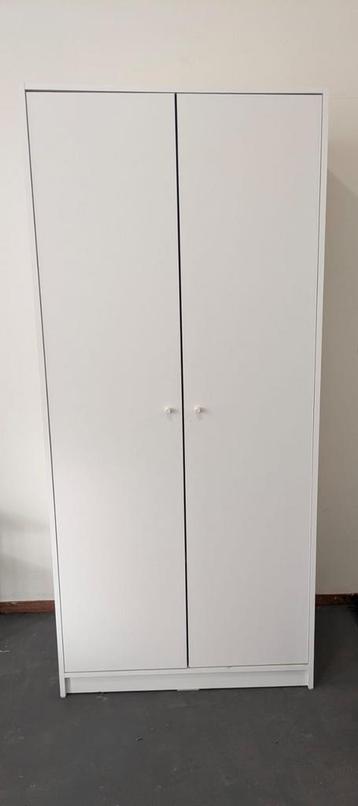 Kledingkast z.g.a.n. - Ophalen vóór 28 nov! beschikbaar voor biedingen