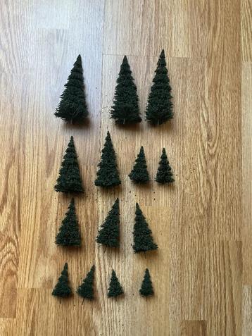 Assortiment (naald)bomen + doe het zelf set + grasmat H0 beschikbaar voor biedingen