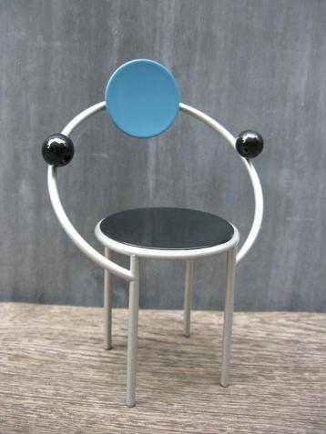 VITRA MINIATURES COLLECTION STOEL "FIRST" MICHELE DE LUCCHI beschikbaar voor biedingen