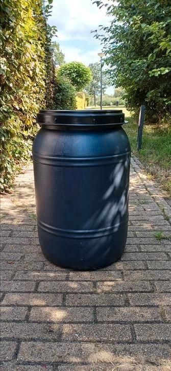 Grijze ton voor dierenvoer 60 cm hoog kippenvoer, Dieren en Toebehoren, Pluimvee | Toebehoren, Gebruikt, Drinken en Voederen, Ophalen of Verzenden