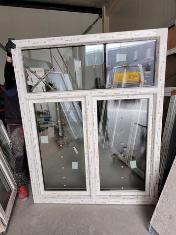 Kunststof Kozijn met Glas - Nieuw! 2 kozijnen beschikbaar voor biedingen
