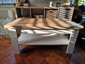Mooie salontafel van houtfineer 