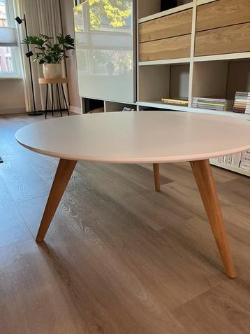 Ronde witte salontafel 