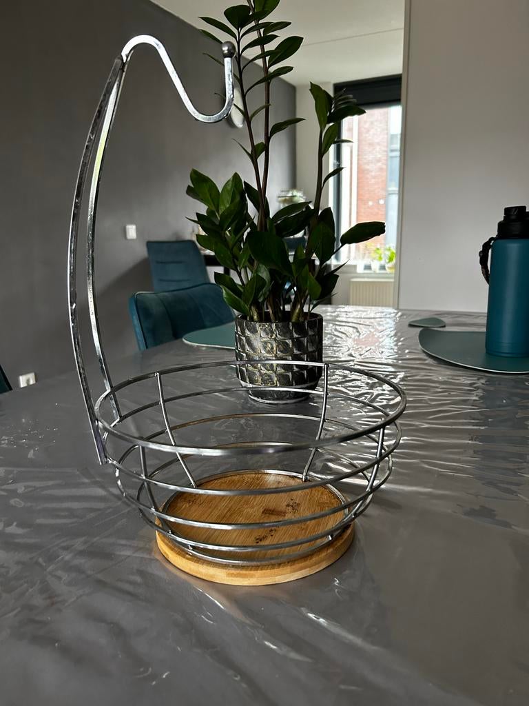 Metalen fruitschaal met bananenhaak, Overige materialen, Gebruikt, Schaal, Rond