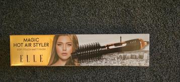 Krul borstel beschikbaar voor biedingen