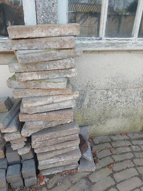 Gratis tegels 30x30 en overblijfsels bakstenen, Tuin en Terras, Tegels en Klinkers, Gebruikt, Terrastegels, Beton, Minder dan 5 m²