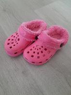Te koop roze gevoerde 'croc's slippers maat 26/27, Kinderen en Baby's, Kinderkleding | Schoenen en Sokken, Schoenen, Meisje, Ophalen of Verzenden