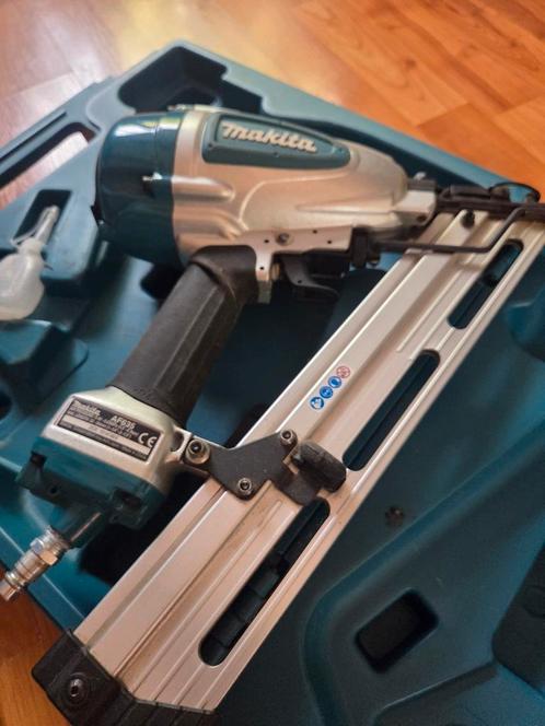Makita AF635 – pneumatisch nagelpistool, Doe-het-zelf en Verbouw, Gereedschap | Handgereedschap, Zo goed als nieuw, Ophalen of Verzenden