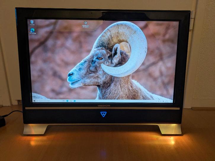 Medion All-in-one PC, Computers en Software, Desktop Pc's, Gebruikt, 2 tot 3 Ghz, SSD, 4 GB, Met videokaart, Met monitor, Ophalen