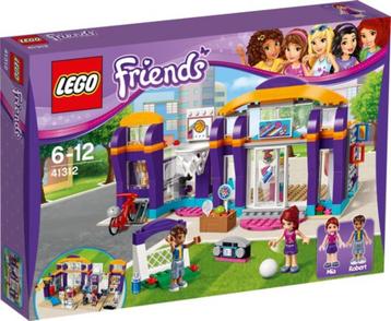 LEGO Friends Heartlake Sporthal - 41312 beschikbaar voor biedingen