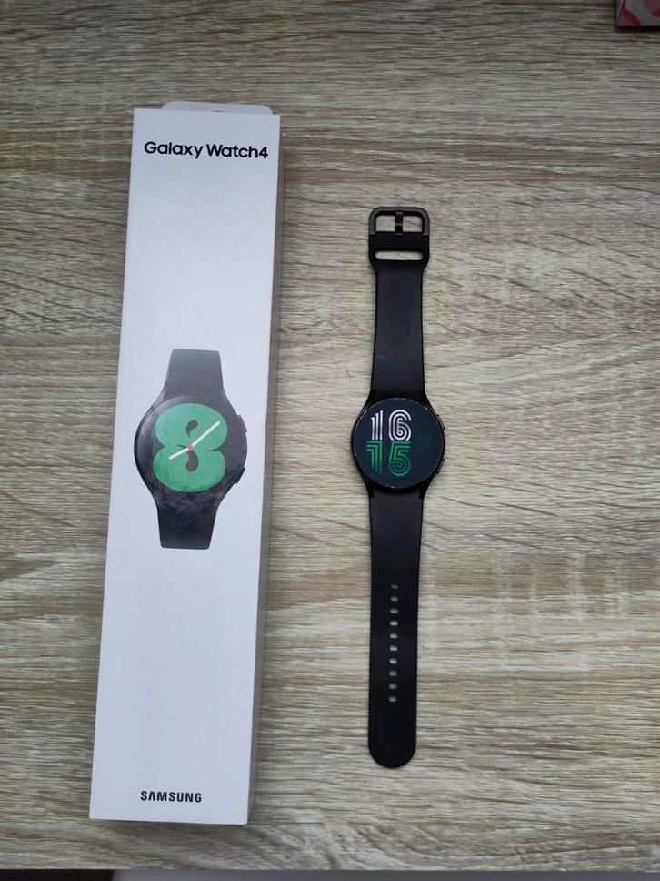 Samsung Galaxy Watch 4, Sieraden, Tassen en Uiterlijk, Smartwatches, Gebruikt, Android, Zwart, Conditie, Ophalen of Verzenden