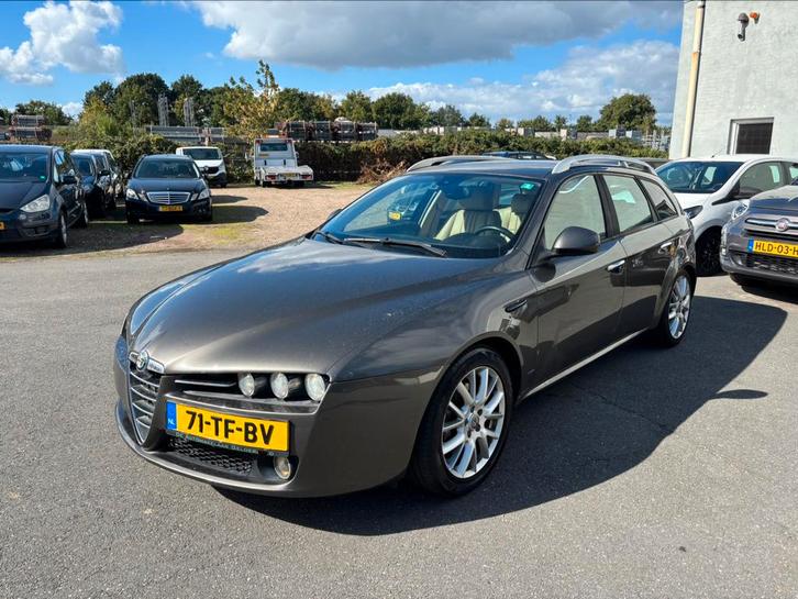 Alfa Romeo 159 1.9 JTS SW 2006 Grijs NIEUWE APK, Auto's, Alfa Romeo, Bedrijf, Benzine, D, Stationwagon, Handgeschakeld, Origineel Nederlands