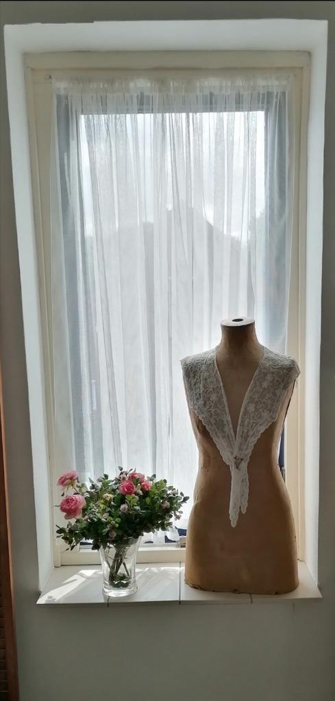 VrouwenBuste van papier maché met antiek kraagje, Antiek en Kunst, Curiosa en Brocante, Ophalen