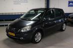 Renault Scénic 1.6-16V Tech Line / Pano / FULL SERVICE ! !, 65 €/maand, 1295 kg, 4 cilinders, Leder en Stof