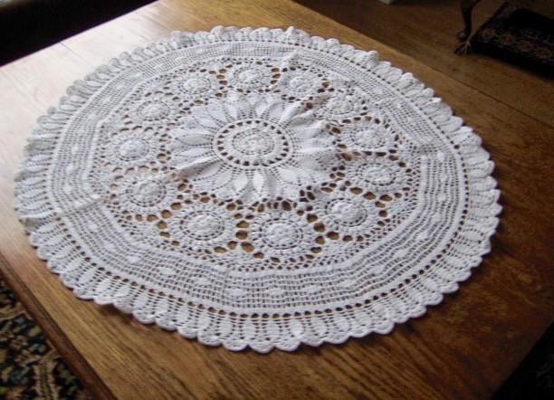 4 DEZELFDE GEHAAKTE WITTE RONDE KLEEDJES, Antiek en Kunst, Curiosa en Brocante, Ophalen of Verzenden