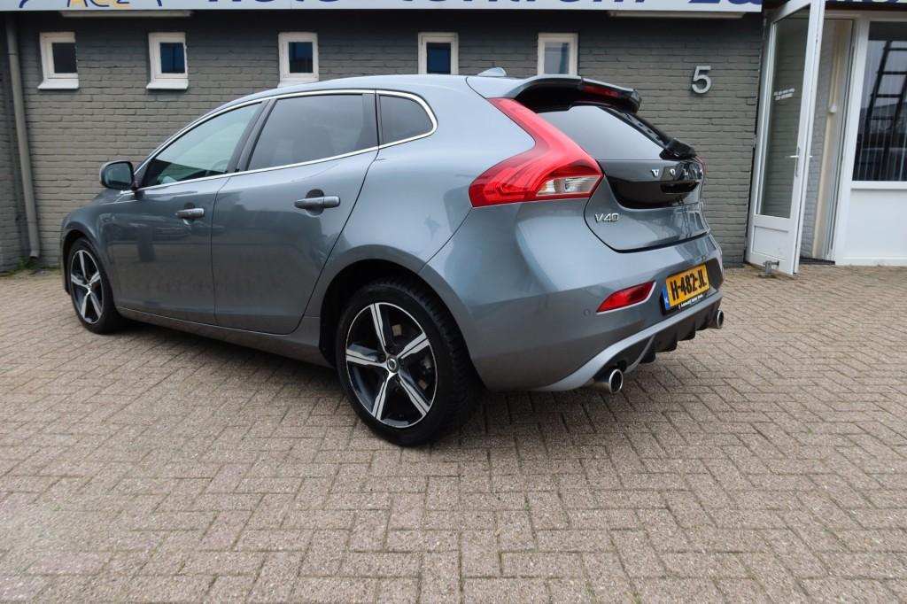 Volvo V40 1.5 T3 POLAR+ SPORT,  R-DESIGN , PANO ENZ ...., Auto's, Volvo, 1498 cc, 4 cilinders, 700 kg, Origineel Nederlands