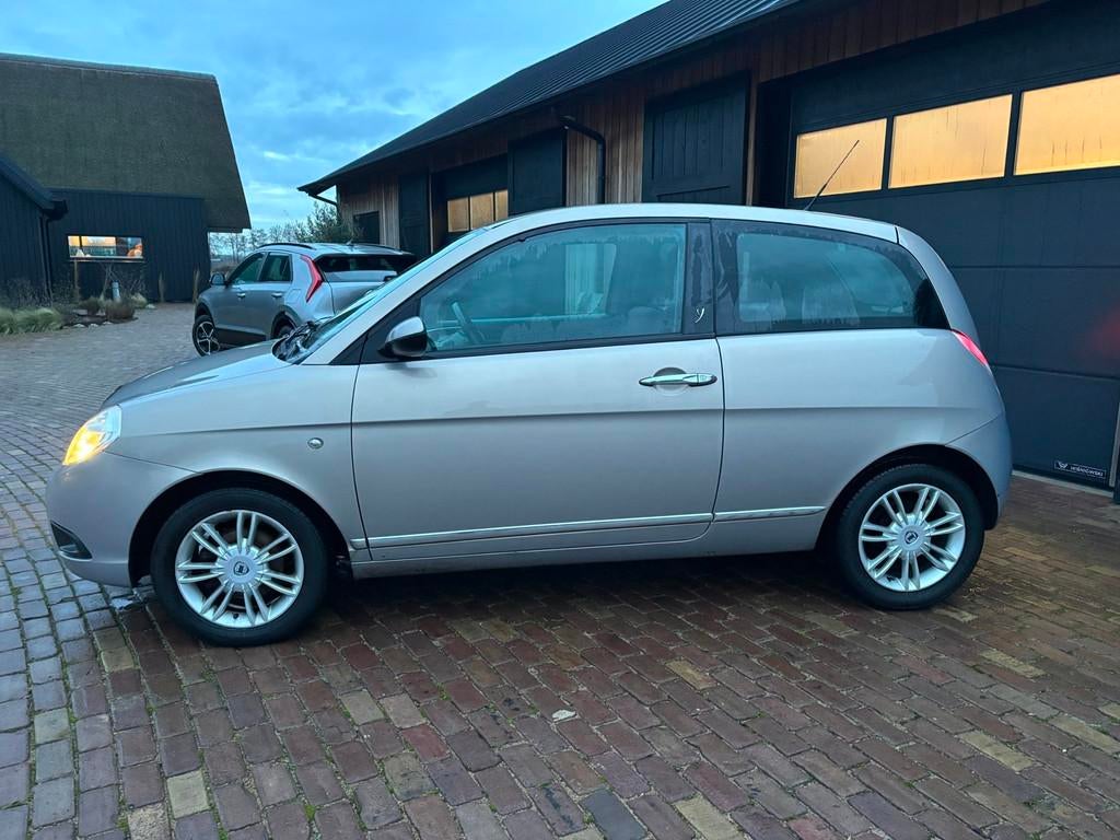Lancia Ypsilon 1.4 Oro, Auto's, Lancia, Voorwielaandrijving, Gebruikt, 31 €/maand, 4 cilinders