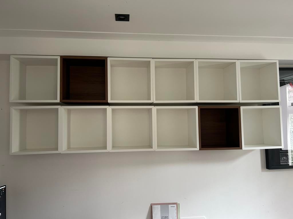 12 vierkante boekenkastjes Ikea. Vrijwel nieuw., Ophalen of Verzenden, Zo goed als nieuw, Minder dan 150 cm, Minder dan 100 cm