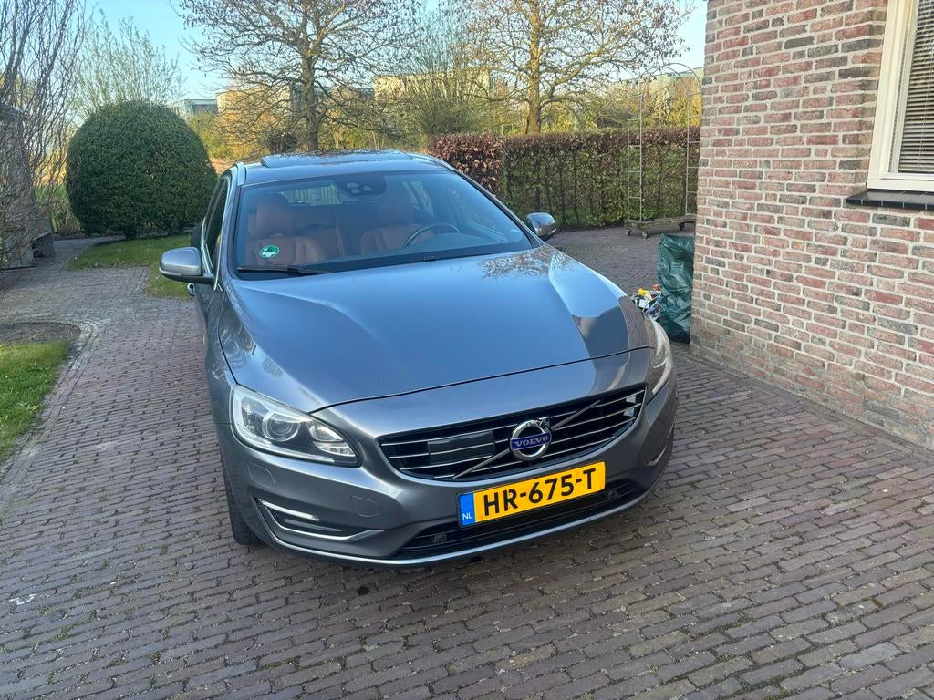 Volvo V60 D6 Twin Engine 288pk Geartronic AWD Plug In Hybrid, Automaat, 1800 kg, Euro 6, Vierwielaandrijving
