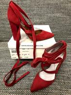 Steve Madden rode suède pumps met enkelbandjes, maat 37, Ophalen of Verzenden, Zo goed als nieuw, Rood, Pumps