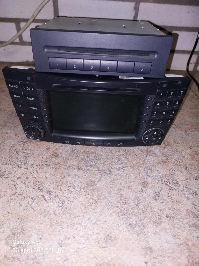 Mercedes-Benz Harman Becker Radio Navigatie Systeem, Auto diversen, Autoradio's, Gebruikt, Ophalen of Verzenden
