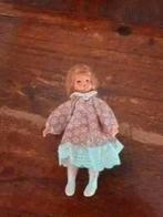 poppenhuis miniaturen caco popje meisje nr 30, Ophalen of Verzenden, Zo goed als nieuw, Poppenhuis