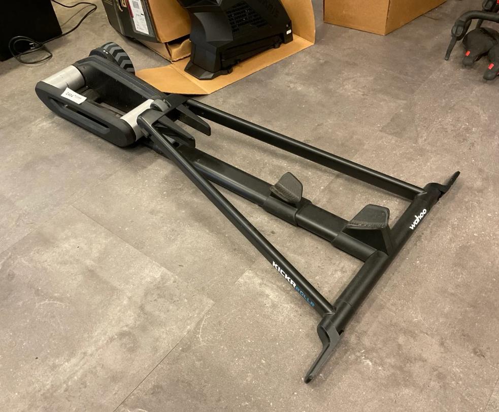Wahoo KICKR ROLLR Smart Bike Trainer, Sport en Fitness, Fitnessmaterialen, Overige typen, Benen, Ophalen