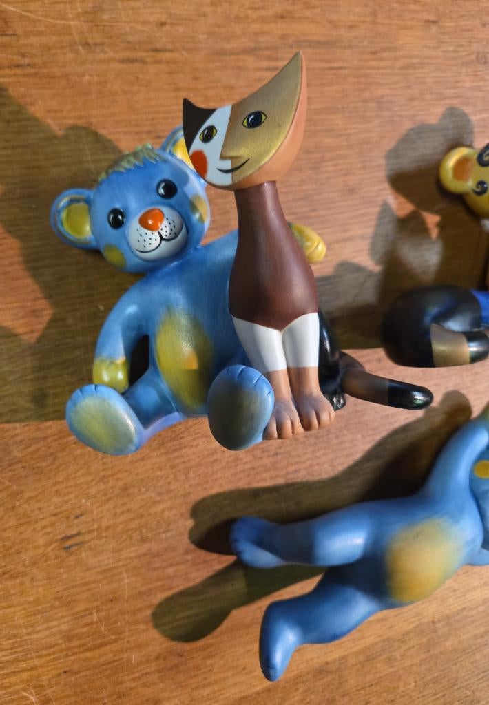 Goebel Rosina wachtmeister beeldjes, Verzamelen, Beelden en Beeldjes, Ophalen of Verzenden, Zo goed als nieuw, Dier