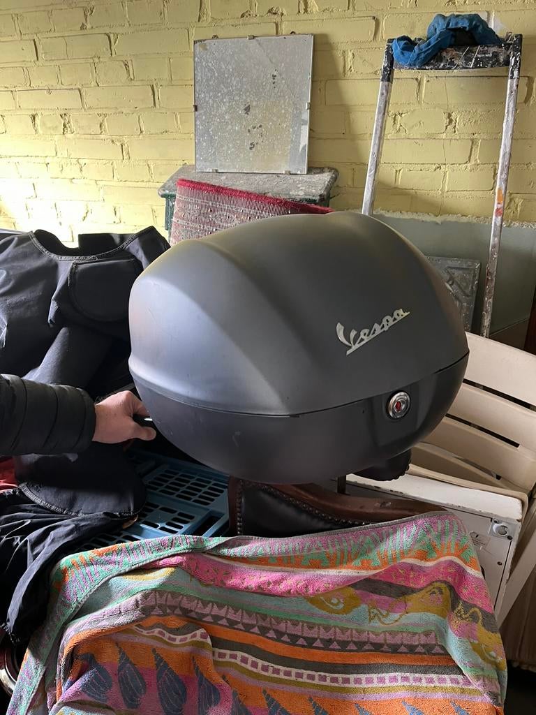 Vespa sprint/primavera kofferbak, Ophalen, Gebruikt