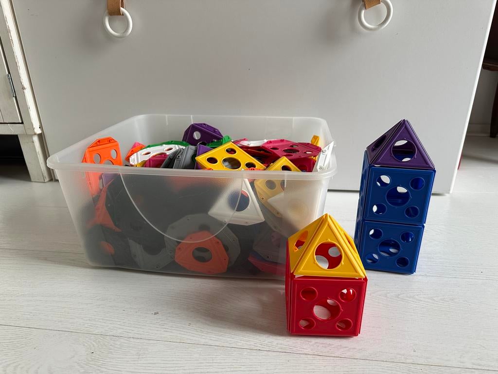 Grote bak met Triqo constructie speelgoed, Kinderen en Baby's, Speelgoed | Bouwstenen, Ophalen, Gebruikt, Overige merken