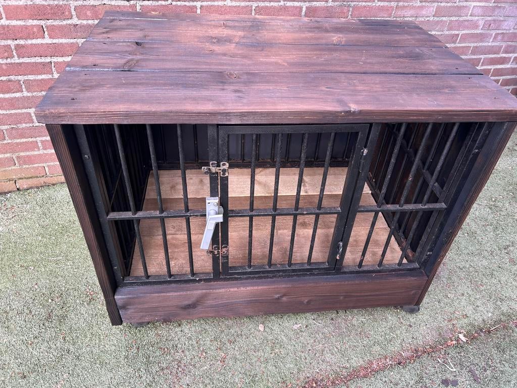 Te koop mooie honden bench, Dieren en Toebehoren, Hondenhokken, Ophalen of Verzenden, Zo goed als nieuw, 75 tot 110 cm, Minder dan 65 cm