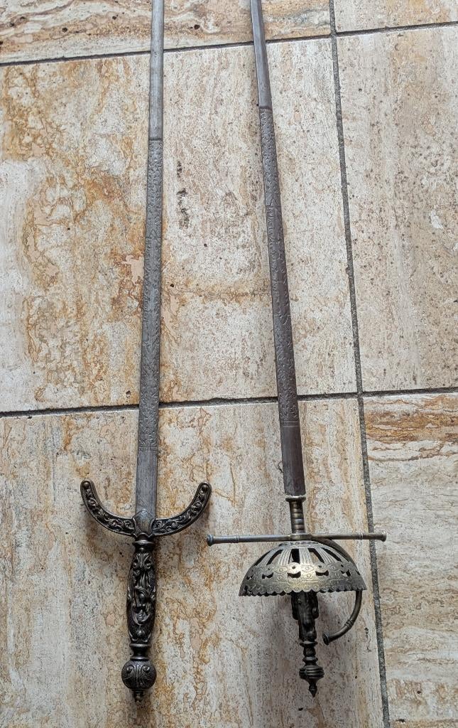 2 Replica Zwaarden 98 cm, Verzamelen, Militaria | Algemeen, Ophalen, Overige soorten, Overige gebieden, Zwaard of Sabel