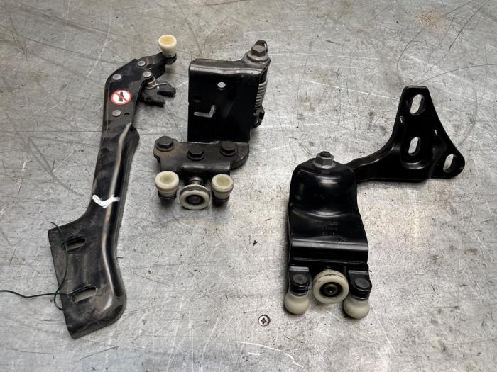 Schuifdeurrol links van een Ford Transit (PN4EG0), Gebruikt, -, -, Ophalen of Verzenden