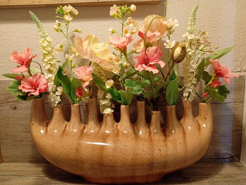 Geglazuurde vaas met zijde bloemen, Ophalen