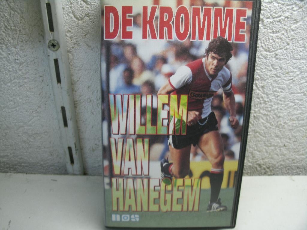 vhs 35a de kromme willem van hanegem, Alle leeftijden, Ophalen of Verzenden, Zo goed als nieuw
