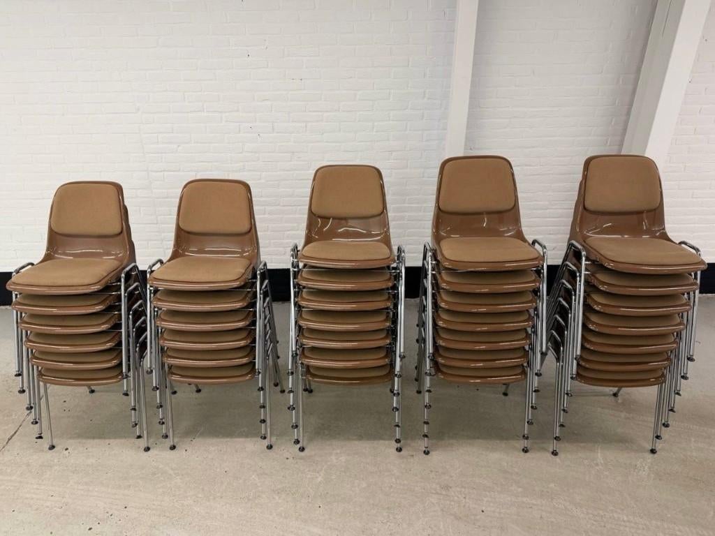 32 vintage Drabert stapelbare stoelen, Huis en Inrichting, Stoelen, Kunststof, Gebruikt, ., Ophalen of Verzenden