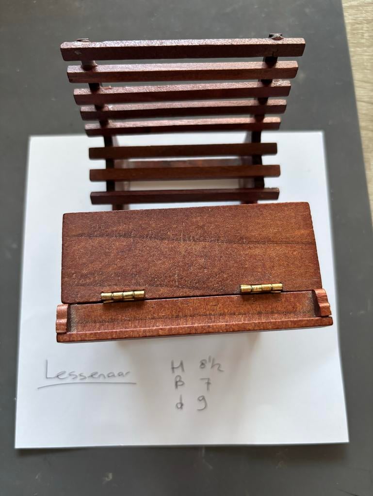 Houten lessenaar voor poppenhuis, Ophalen of Verzenden, Gebruikt