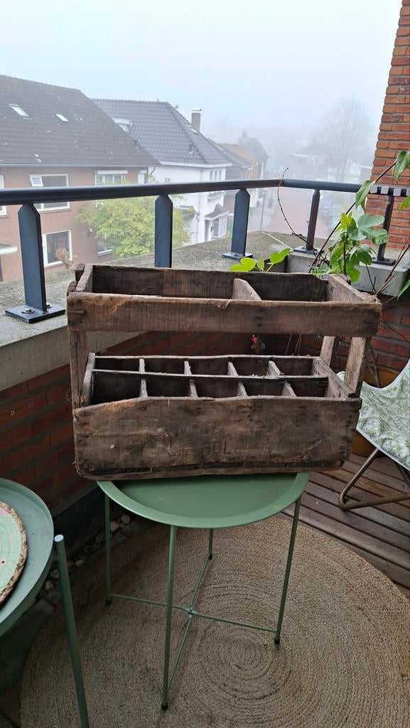 Vintage houten krat met vakken - Decoratief en praktisch, Antiek en Kunst, Curiosa en Brocante, Ophalen