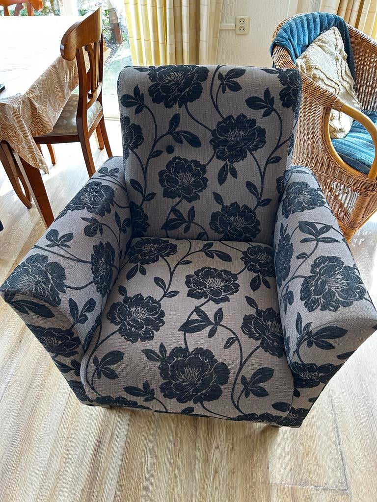 Gebloemde fauteuil - Comfortabel en stijlvol, Ophalen, Gebruikt, Stof, 75 tot 100 cm