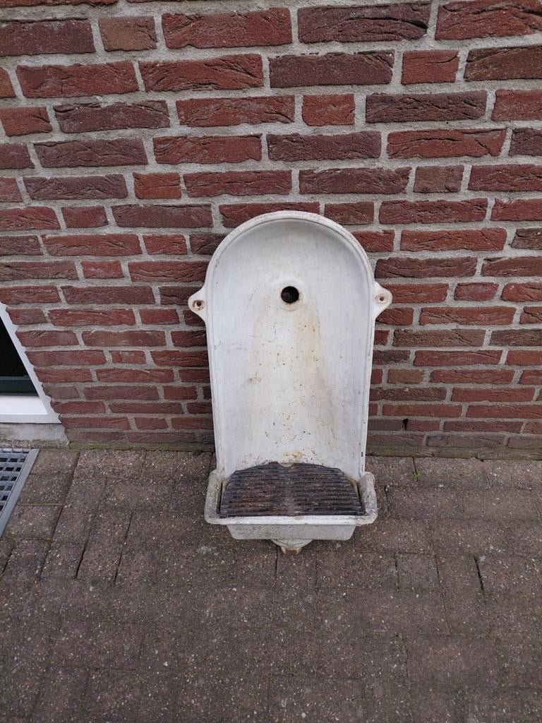 Antieke gietijzeren waterpomp / fontein, Ophalen of Verzenden