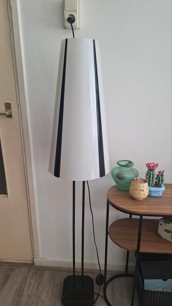 Vintage IKEA Vistofta Vloerlamp - Postmodern Design, Ophalen, 100 tot 150 cm, Zo goed als nieuw, Metaal
