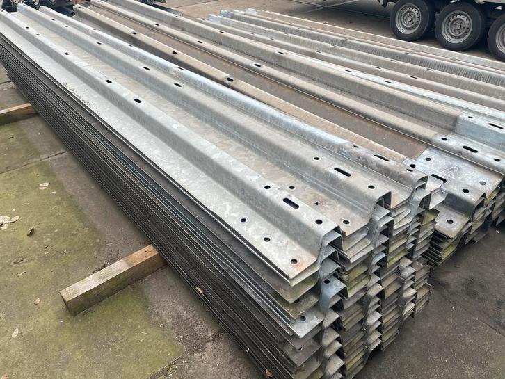 Stalen vangrails - gebruikt, 150 stuks, Doe-het-zelf en Verbouw, Metalen, Gebruikt, IJzer, Ophalen