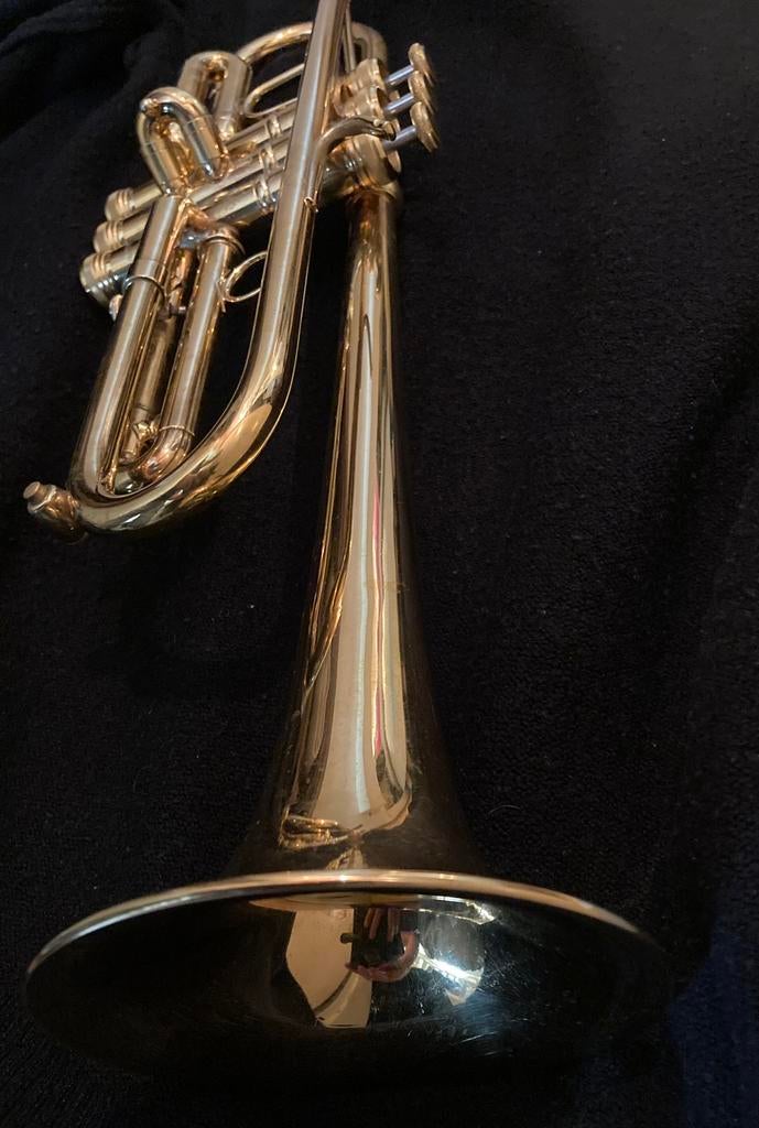 Bb trumpet, Muziek en Instrumenten, Blaasinstrumenten | Trompetten, Ophalen of Verzenden, Zo goed als nieuw, Bes-trompet